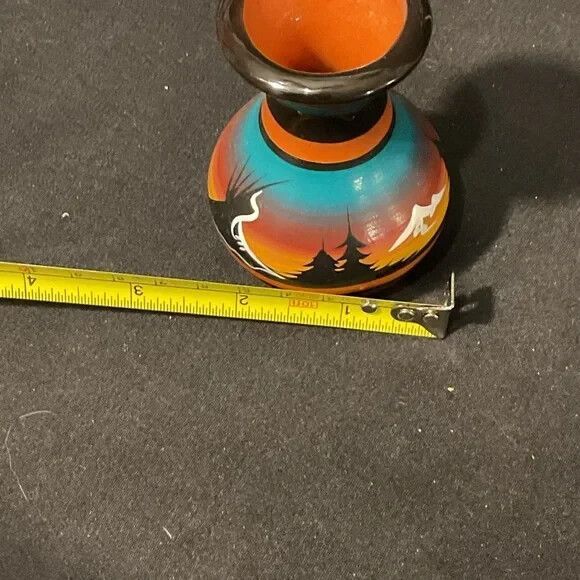 Small Native American Navajo Pottery Hand-Painted Vase Vessel Signed 2.5” - Picture 8 of 8